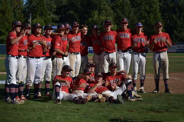 Medford Mustangs 2020 State Champions team photo