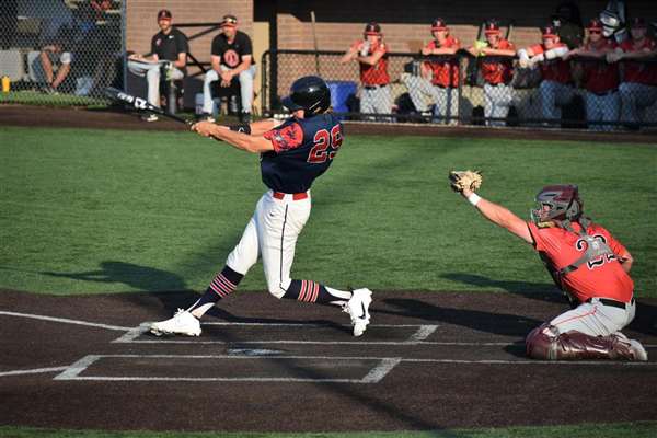 Medford Mustangs 2022 batter swing
